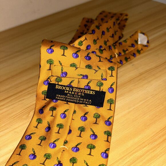 Brooks Brothers MAKERS Plum Tree 100% Silk Tie Amber Purple - Picture 2 of 3